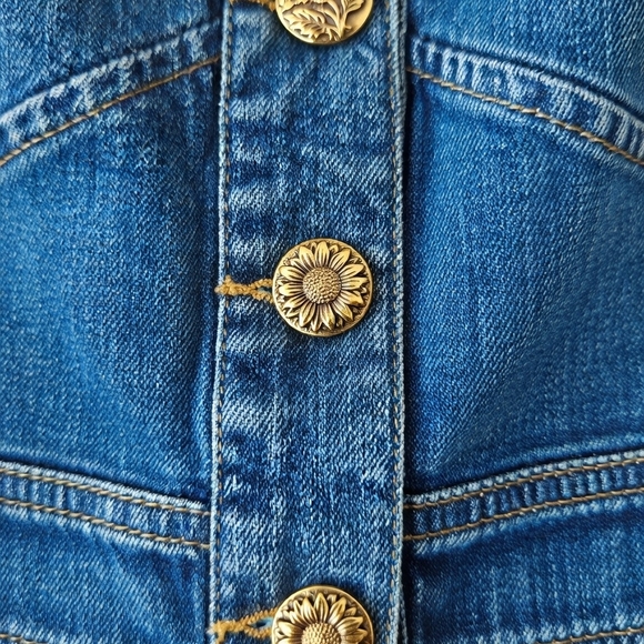 eshakti Light Blue Denim Tank with Leather Logo Patch - Picture 3 of 8